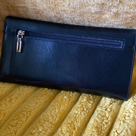 Beautiful leather Guess wallet - Picture 2 of 5